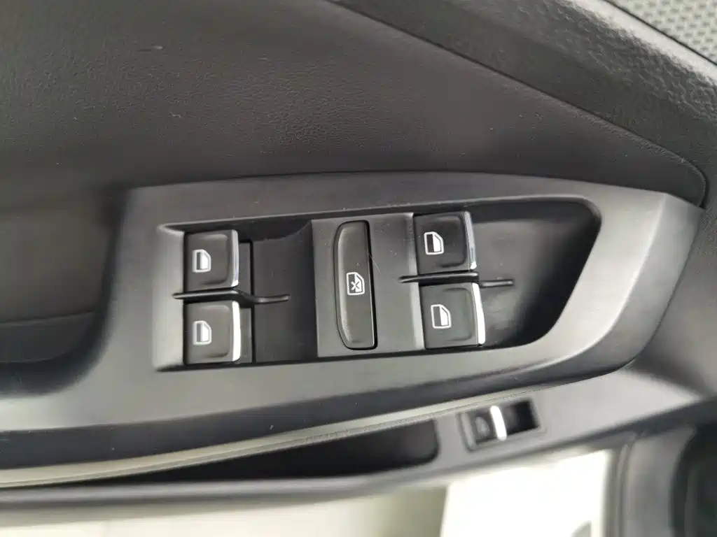 Volkswagen Sagitar — миниатюра 9