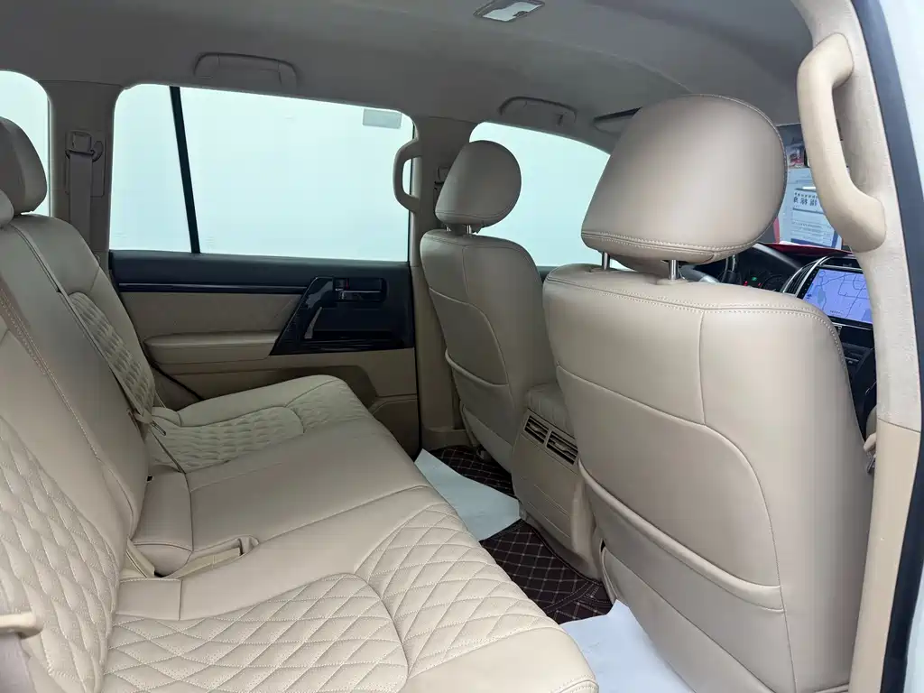 Toyota Land Cruiser — миниатюра 10