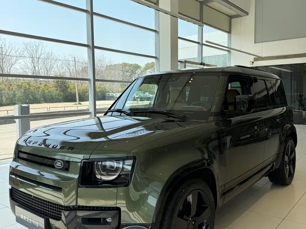 Land Rover Defender 0