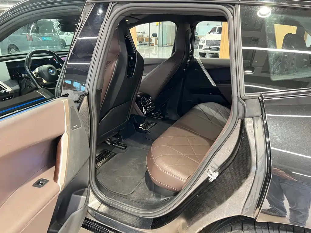 BMW iX — миниатюра 11