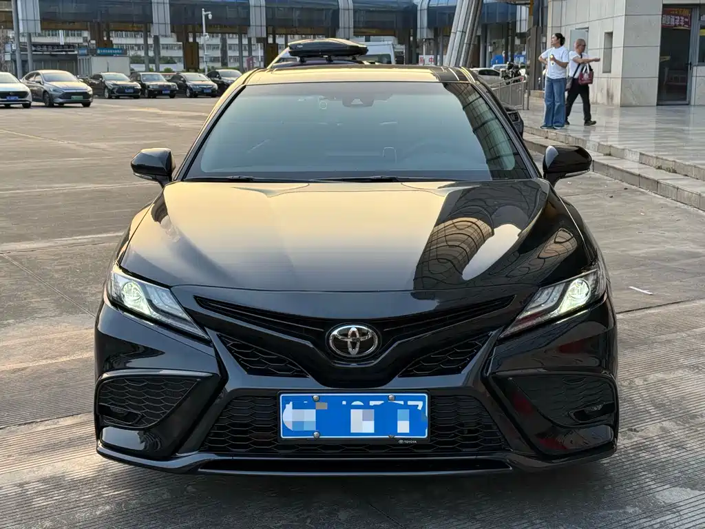 Toyota Camry — миниатюра 3