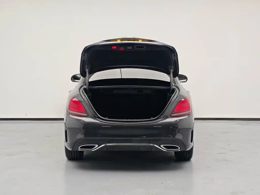 Mercedes-Benz C-Class — миниатюра 7