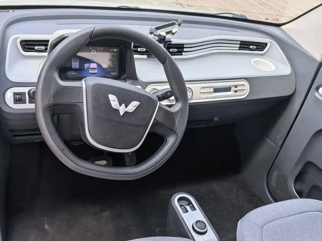 Wuling MINIEV — миниатюра 4