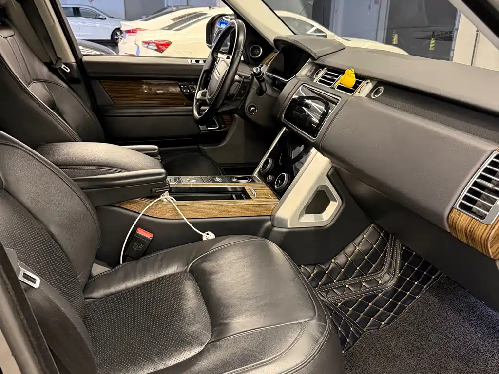 Land Rover Range Rover — миниатюра 4