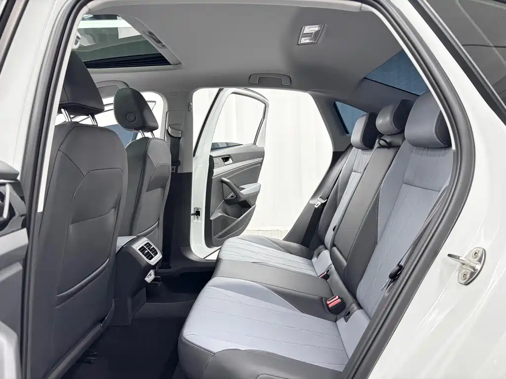 Volkswagen Lavida — миниатюра 8