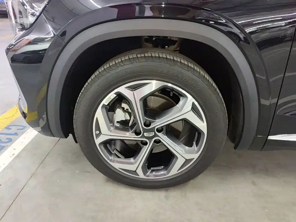 Geely Xingyue L — миниатюра 23