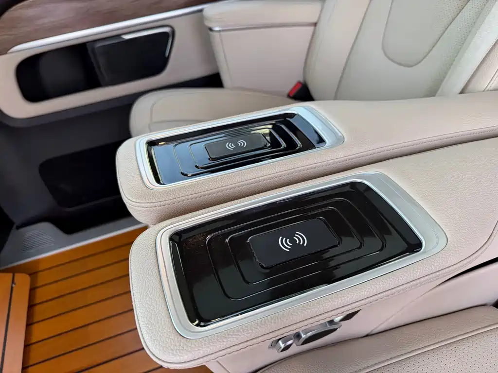 MERCEDES-BENZ V CLASS