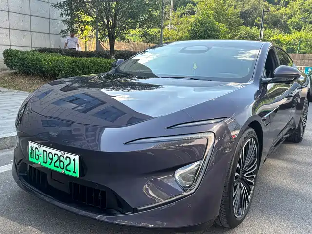2024 Avatr 12
