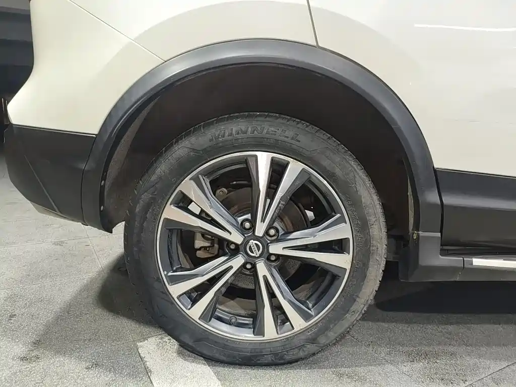 Nissan Qashqai — миниатюра 18