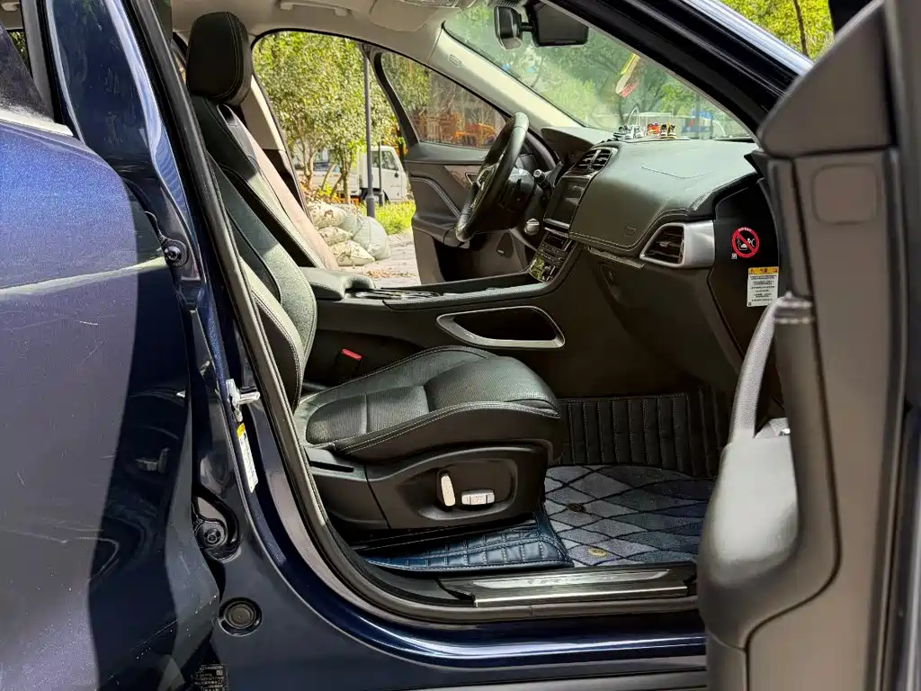 Jaguar F-PACE — миниатюра 11