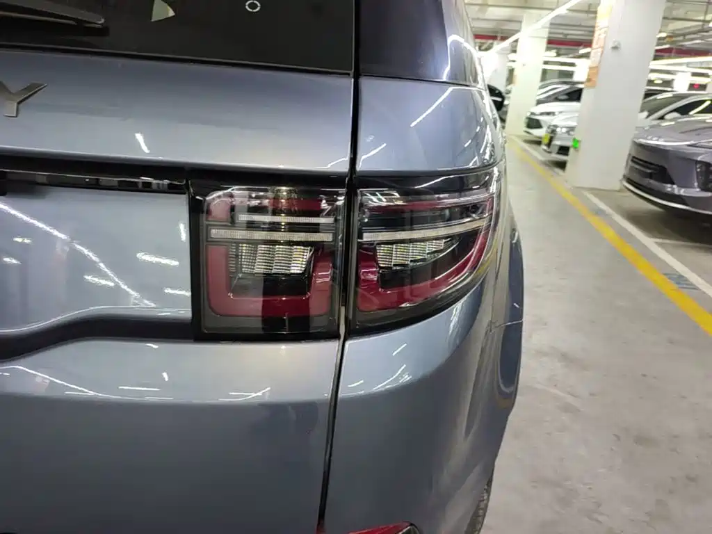 Land Rover Discovery Sport — миниатюра 8