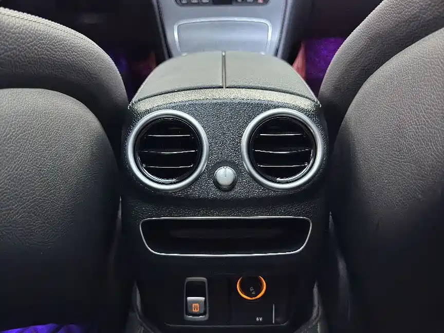 Mercedes-Benz C-Class — миниатюра 12