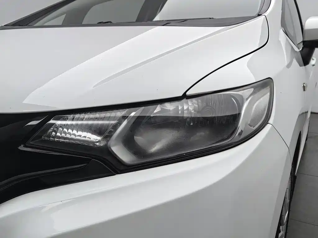 Honda Fit — миниатюра 7