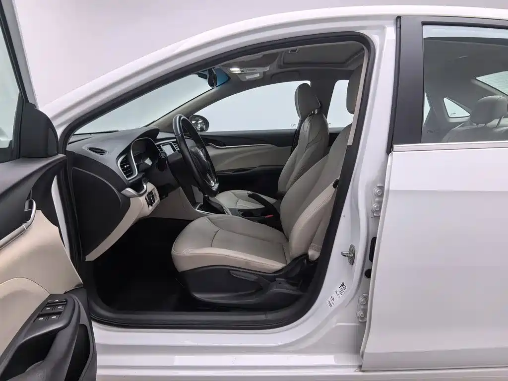 Buick Excelle — миниатюра 10