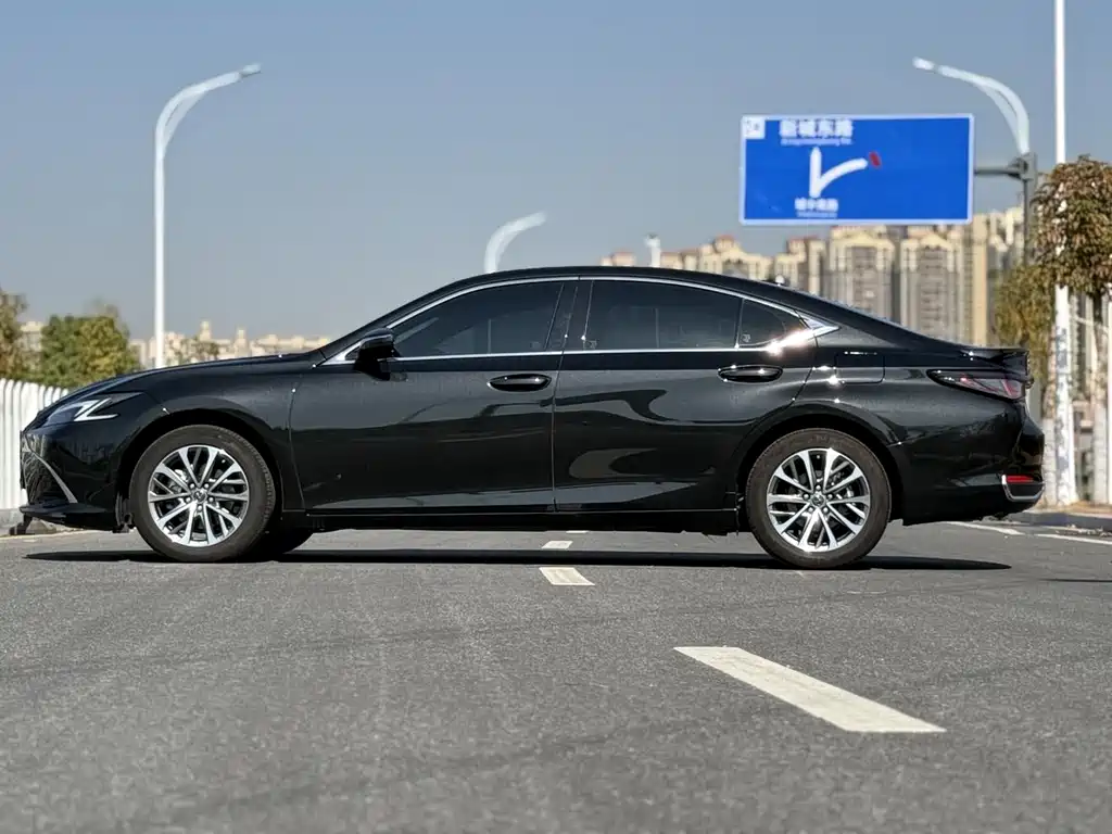 Lexus ES — миниатюра 4