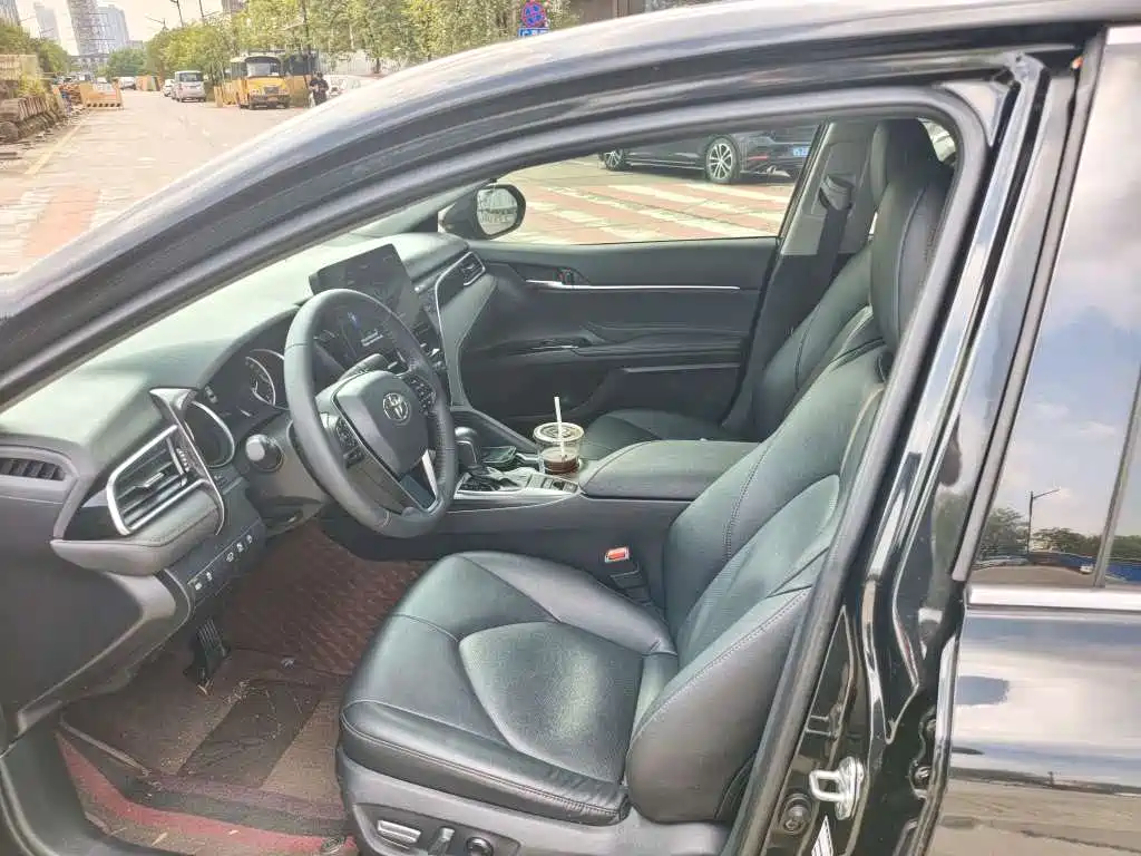 Toyota Camry — миниатюра 3