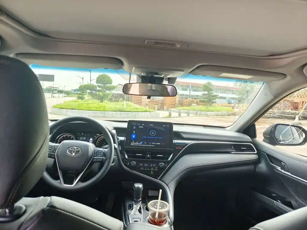 Toyota Camry — миниатюра 6