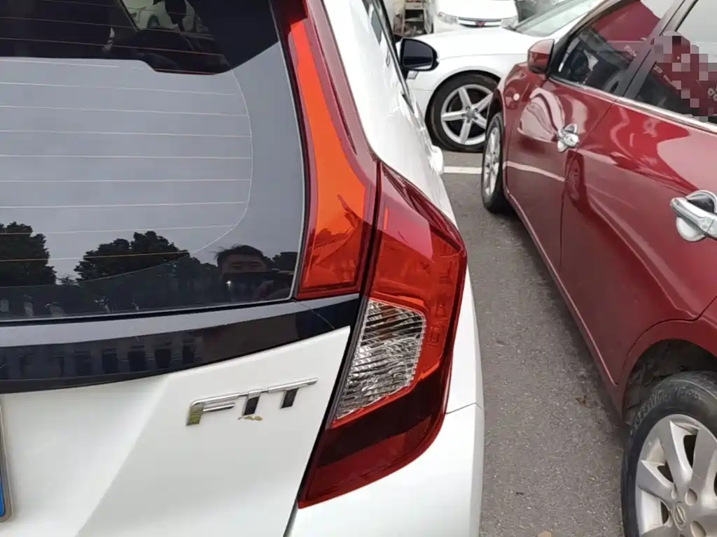 Honda Fit — миниатюра 8