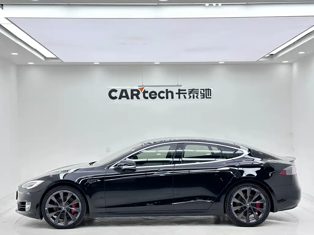 Tesla Model S 2019 Performance