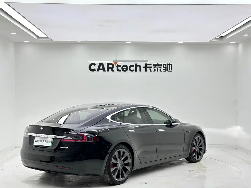 Tesla Model S 2019 Performance