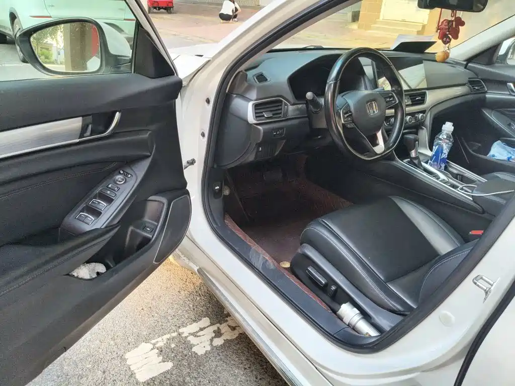 Honda Accord — миниатюра 12