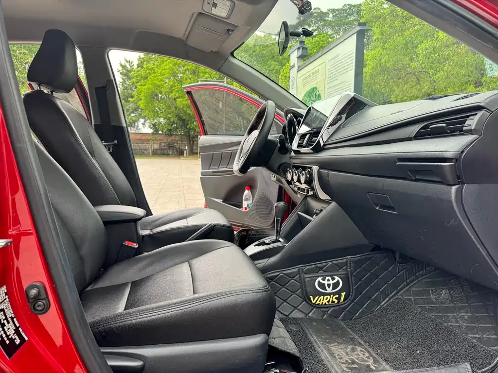 Toyota Yaris L - фото 7