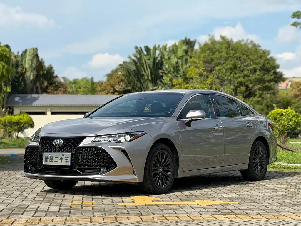 Купить Toyota Avalon