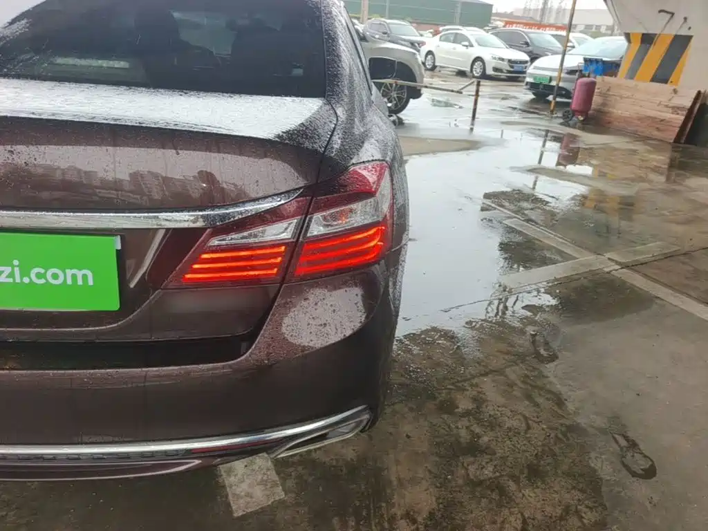 Honda Accord — миниатюра 8