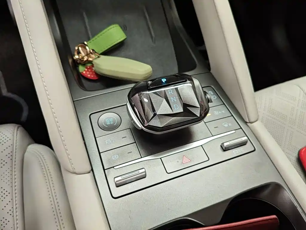BYD Yuan UP — миниатюра 14