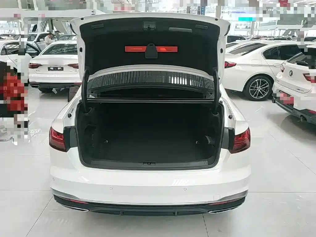 Audi A4L — миниатюра 19