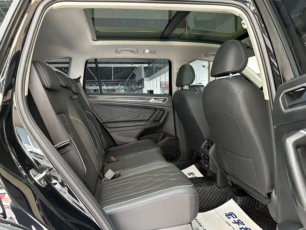 Volkswagen Tiguan L — миниатюра 12