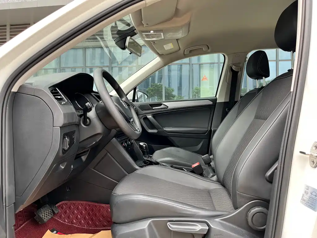 Volkswagen Tiguan L — миниатюра 7