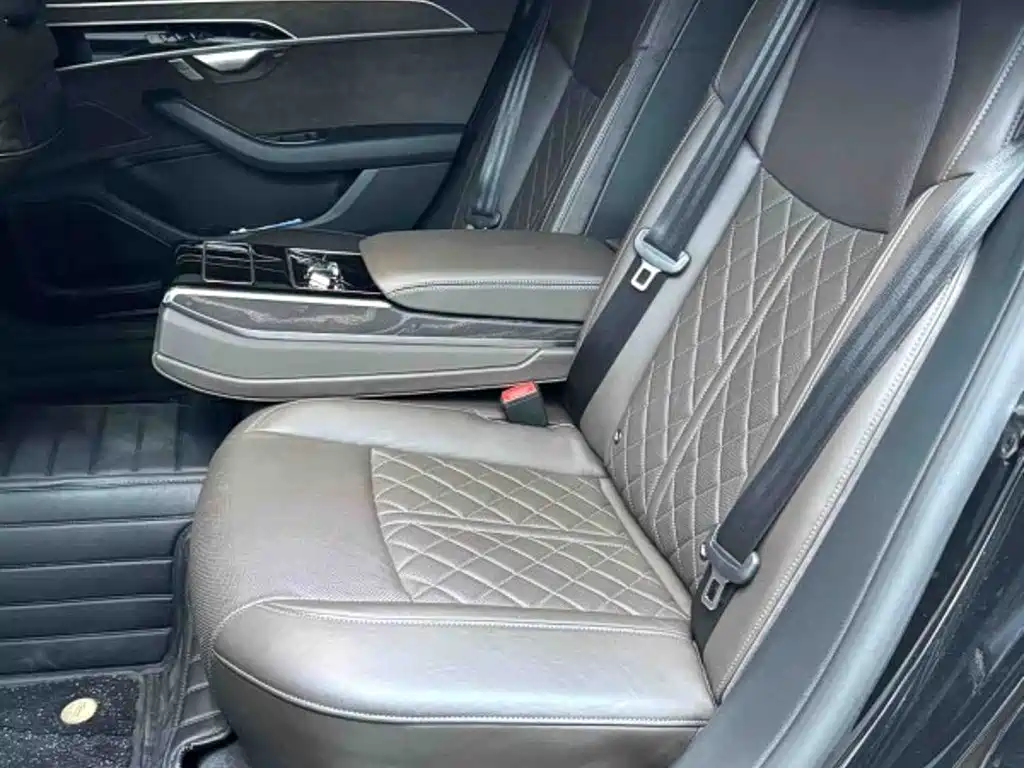 Audi A8 — миниатюра 10