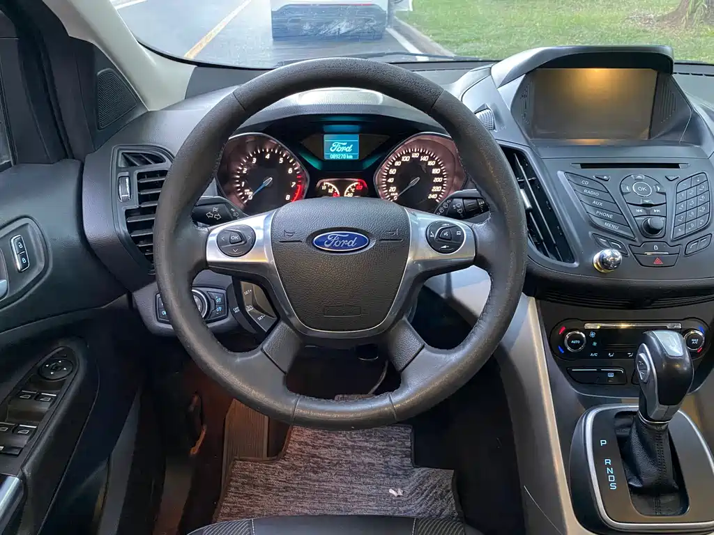 Ford Kuga — миниатюра 11