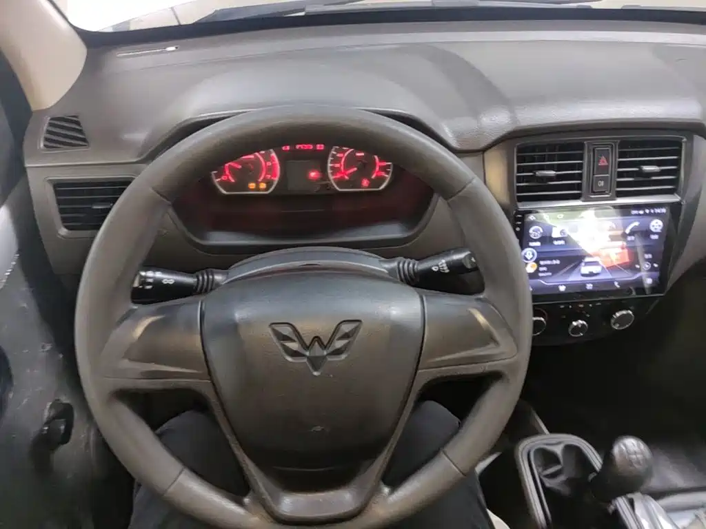 Wuling Rongguang S — миниатюра 11