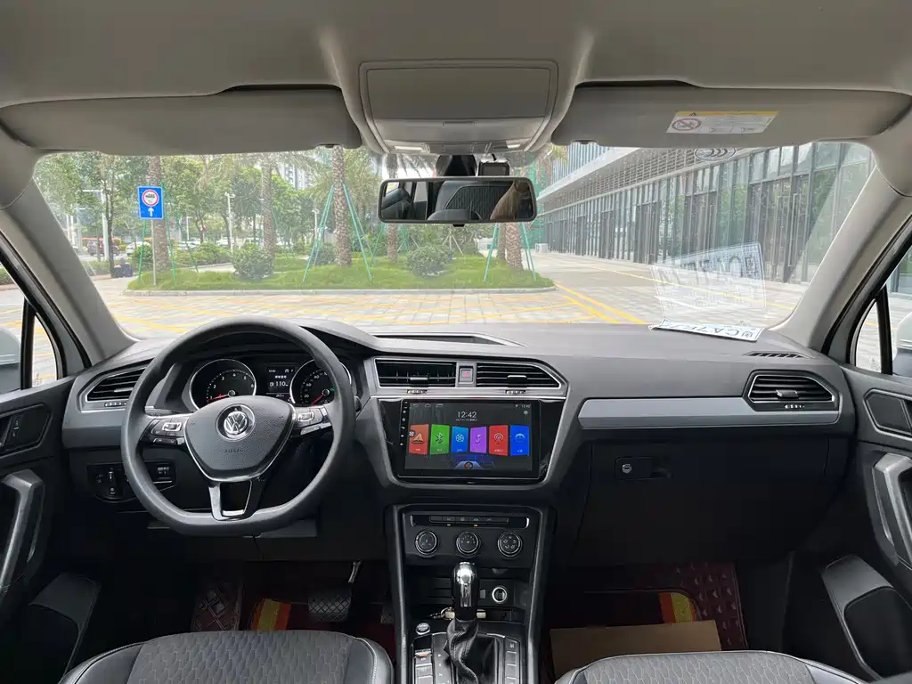 Volkswagen Tiguan L — миниатюра 8