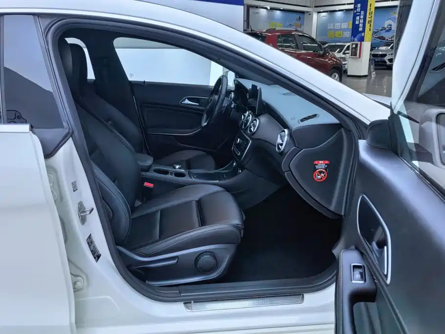 Mercedes-Benz CLA (Import) — миниатюра 8