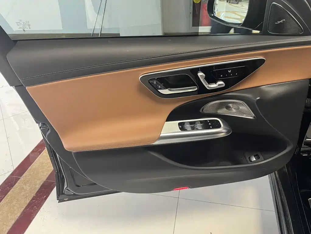 Mercedes-Benz E-Class (Import) — миниатюра 8