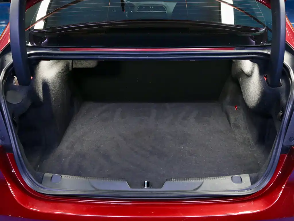 Jaguar XE 2019 2.0T 300PS Landmark Edition