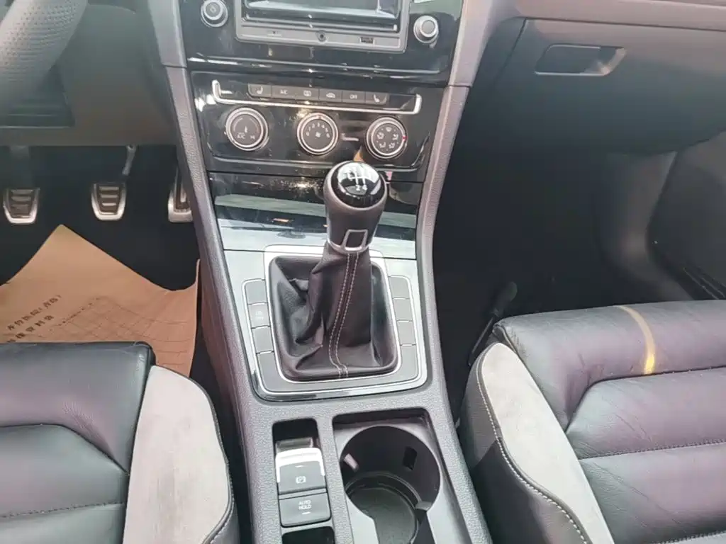 Volkswagen Golf — миниатюра 14