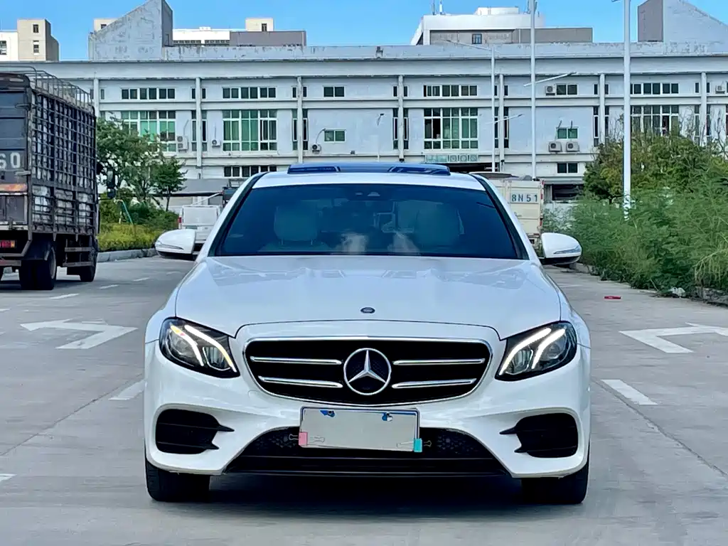 MERCEDES-BENZ E CLASS