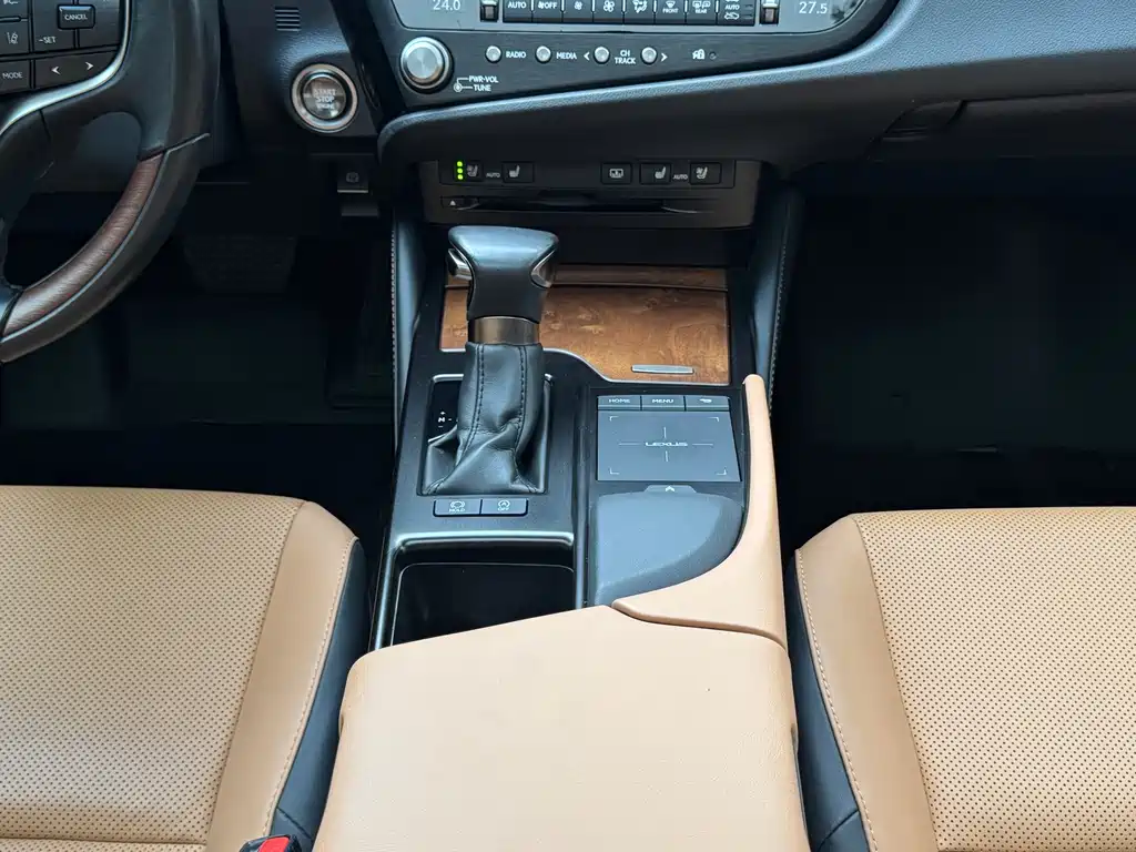 Lexus ES — миниатюра 16
