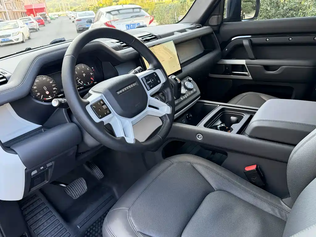 Land Rover Defender — миниатюра 6