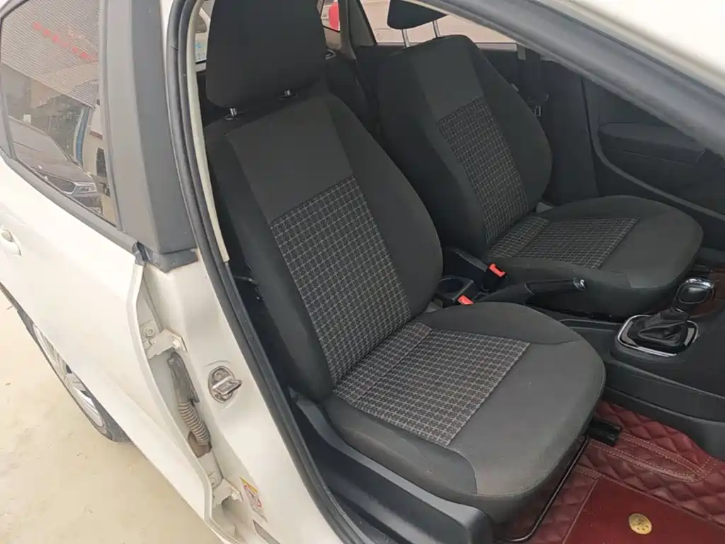 Volkswagen Polo — миниатюра 25