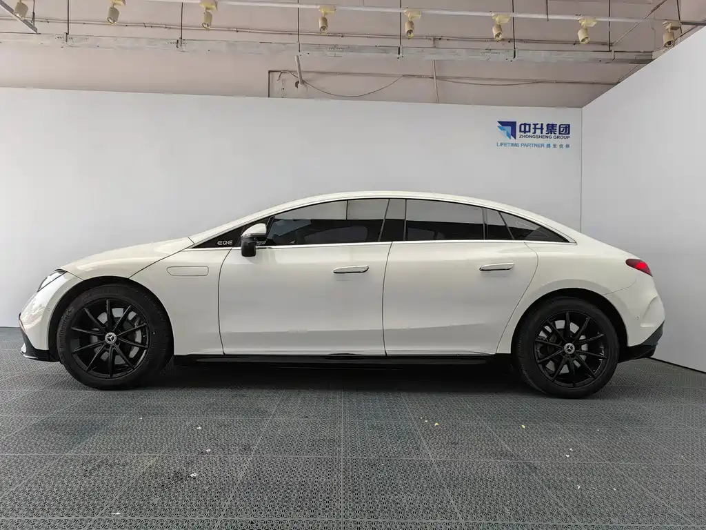 Mercedes-Benz EQE 2022 350