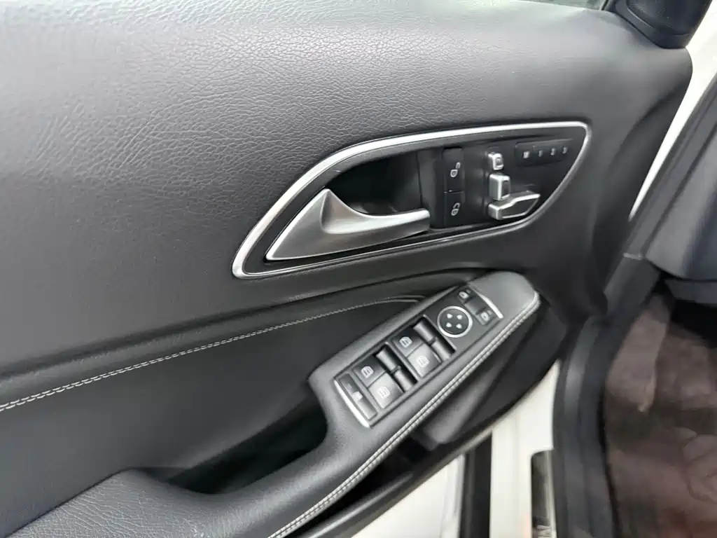 Mercedes-Benz GLA — миниатюра 10