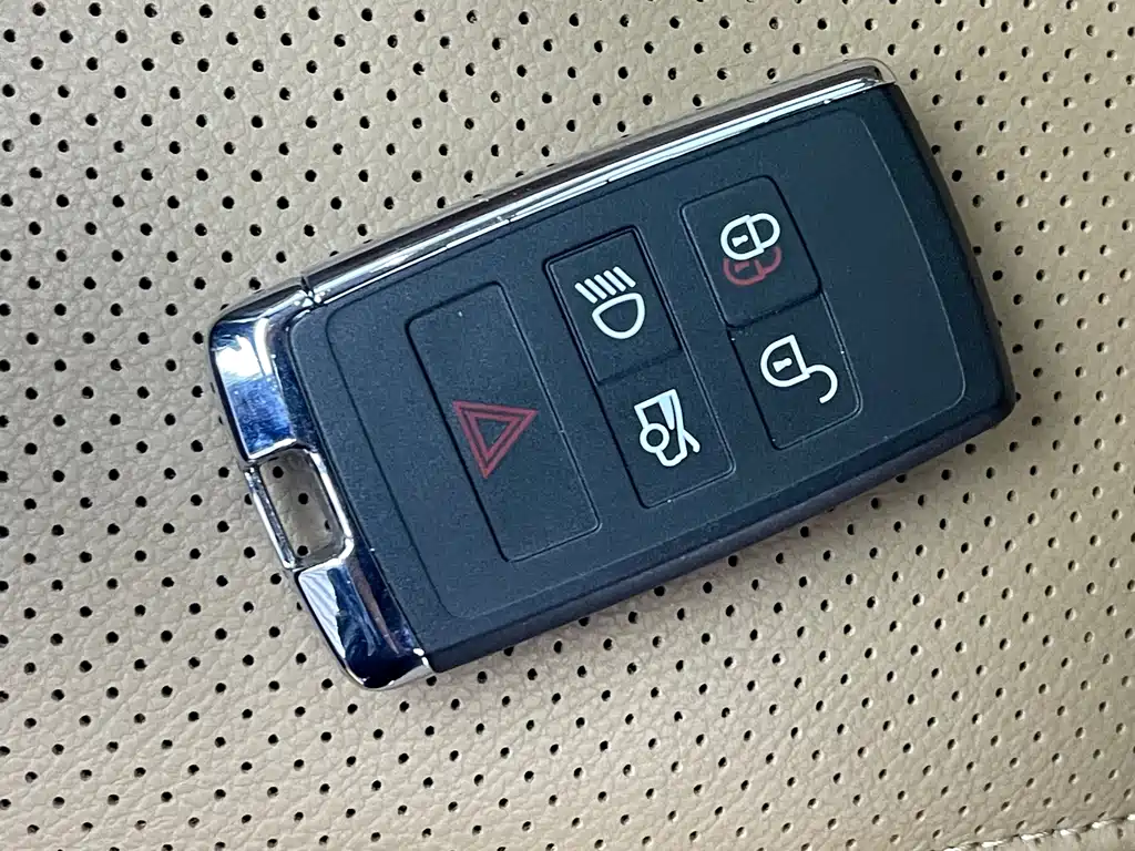 Jaguar XFL — миниатюра 15