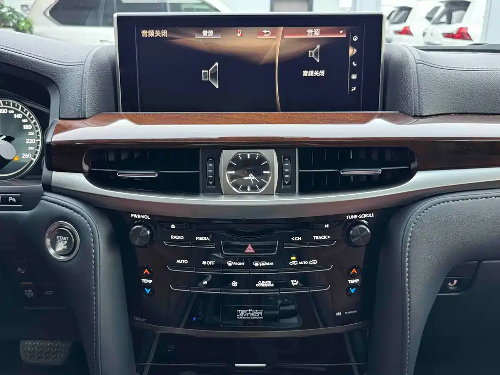 Lexus LX — фотографии объявления, Фото 17