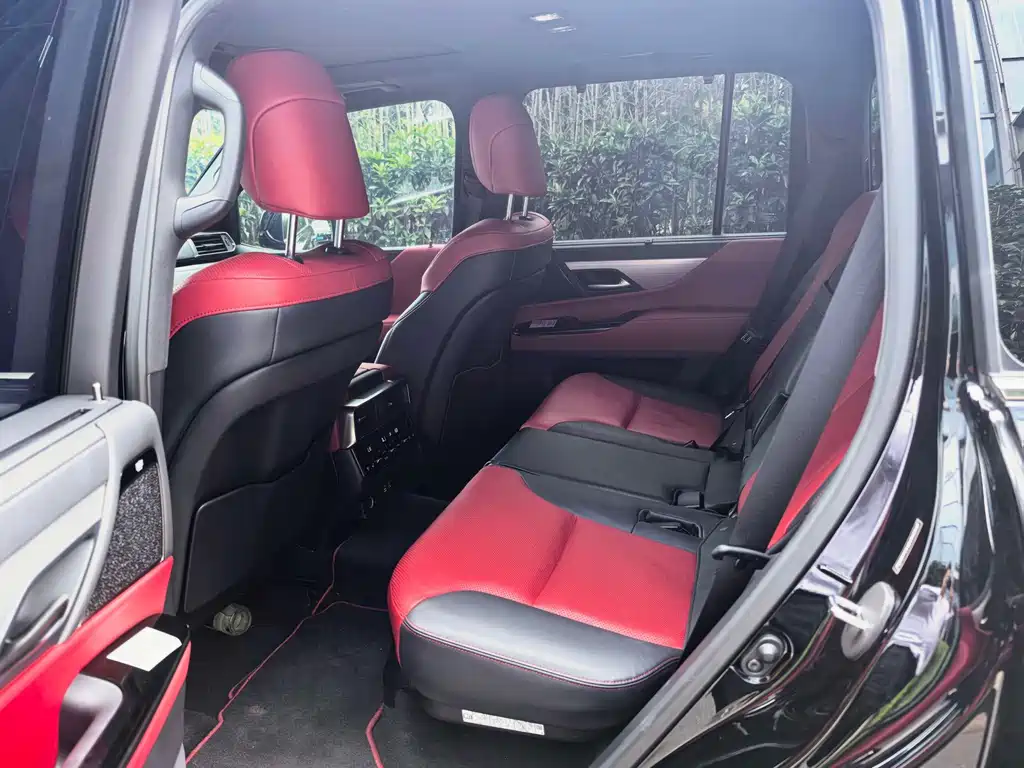 Lexus LX — миниатюра 10