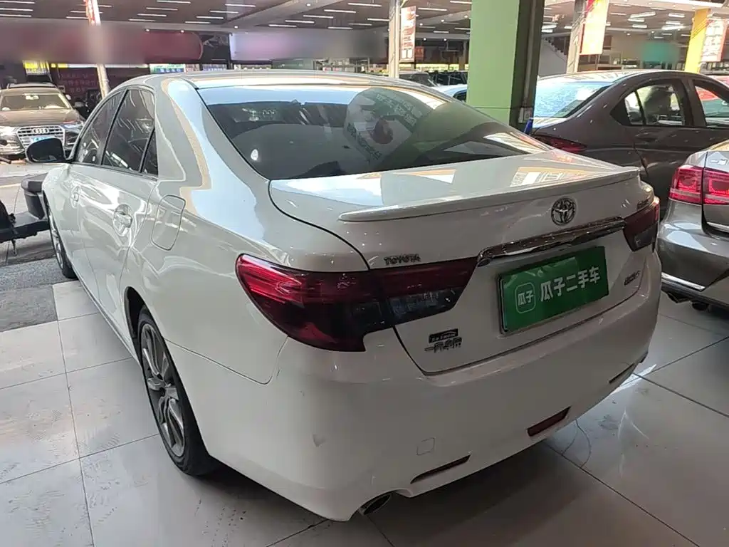 Toyota Reiz — миниатюра 5